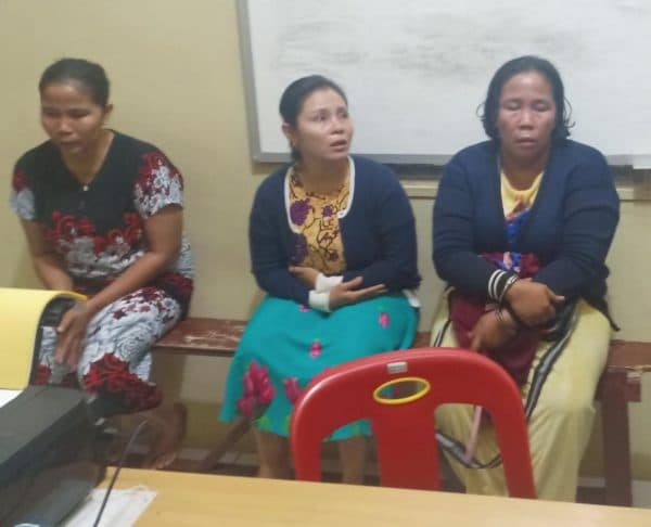 parah_tiga_emak_emak_ini_mahir_mencopet