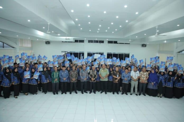 pemkab_asahan_serahkan_sk_p3k_pada_108_guru