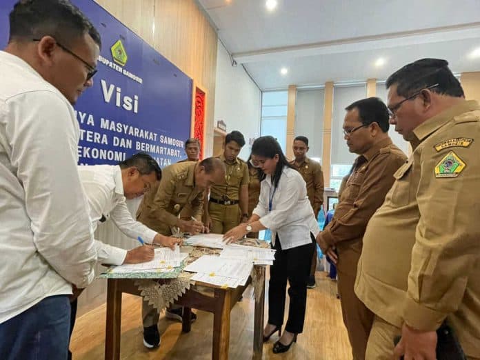 pemkab_samosir_terima_aset_dari_bppw_sumut