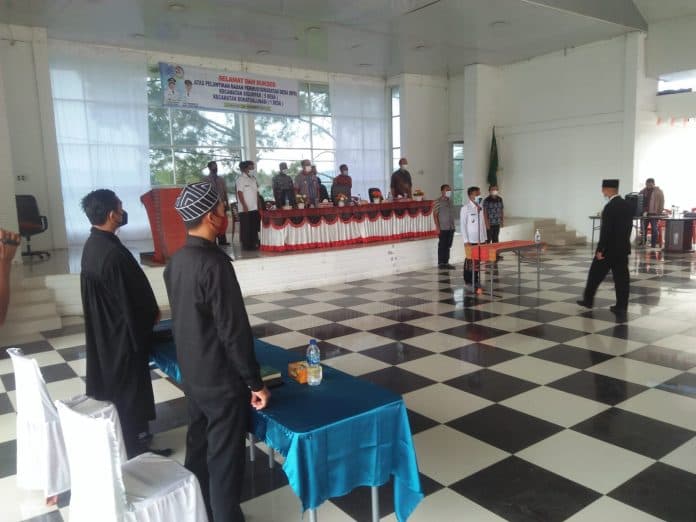 pemkab_toba_lantik_32_bpd_di_enam_desa