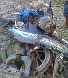 pengendara_septor_tewas_dihantam_kereta_api