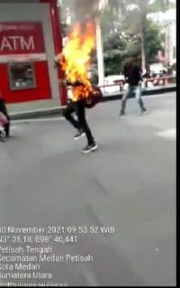 pengungsi_afghanistan_bakar_diri_di_medan