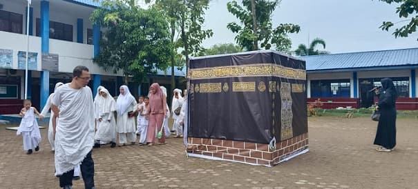 peragaan_manasik_haji_di_slb_bagian_dari_p5