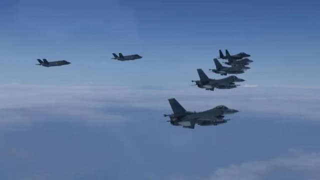 pesawat_korsel_jatuh_saat_kejar_drone_korut