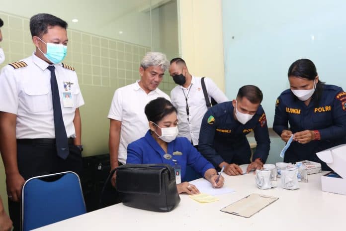 polda_sumut_tes_urine_pilot_dan_kru_pesawat