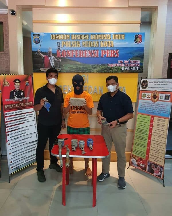 polisi_ciduk_pemulung_curi_meteran_air