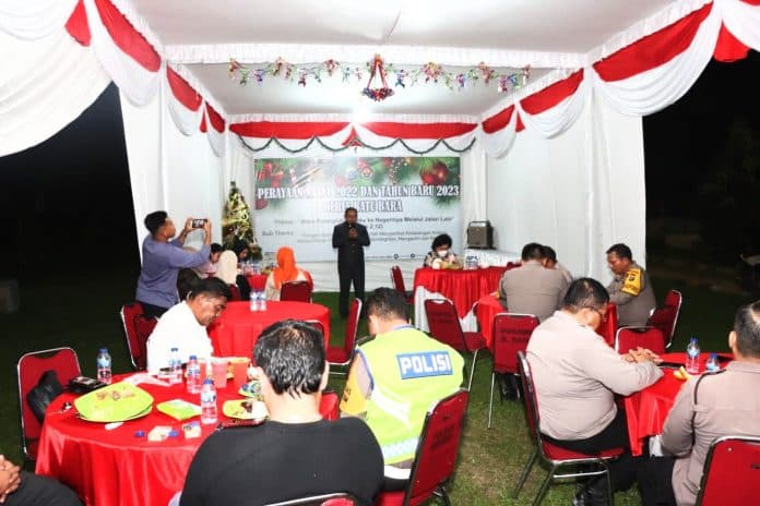polres_batu_bara_gelar_kebaktian_natal