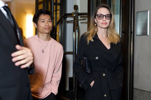 putra_jolie_pitt_sudah_keluar_dari_icu