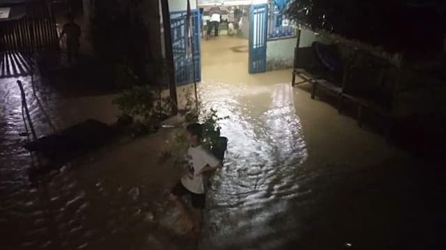ratusan_rumah_di_tapteng_terendam_banjir