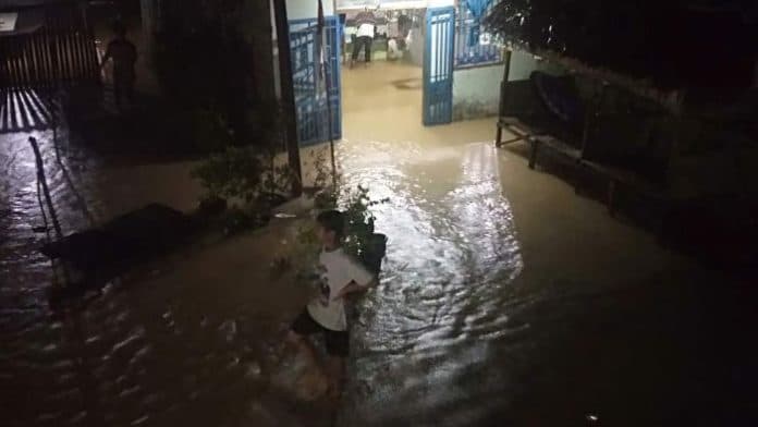 ratusan_rumah_di_tapteng_terendam_banjir
