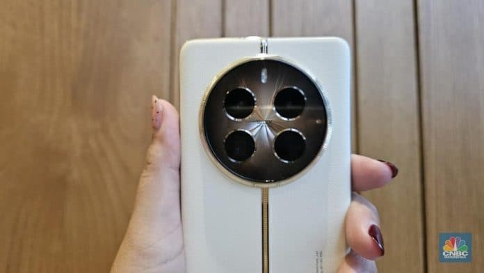 realme_12_5g_gunakan_lensa_periskop