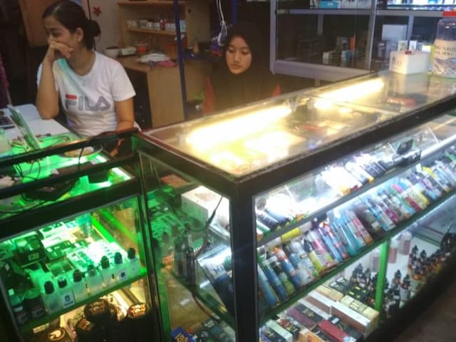 rokok_elektrik_dan_vape_merebak_di_siantar