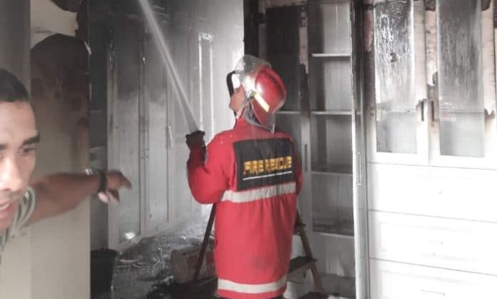 rumah_mewah_di_binjai_hangus_terbakar