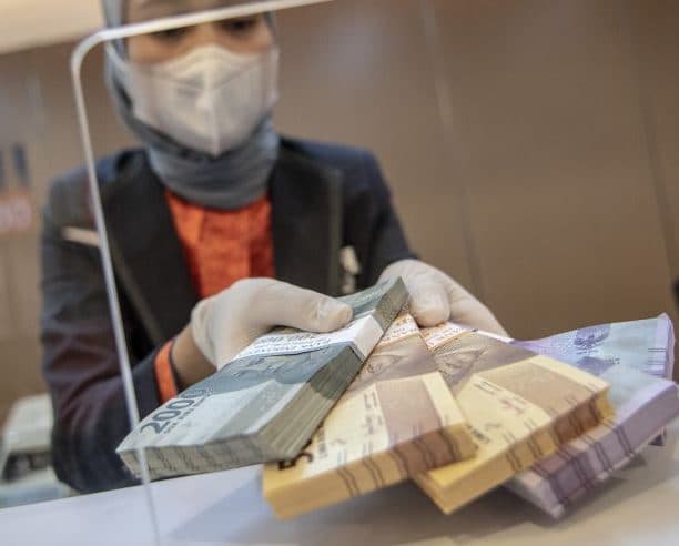 rupiah_senin_pagi_melemah_55_poin