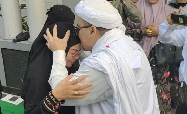 sakit_istri_habib_rizieq_tutup_usia