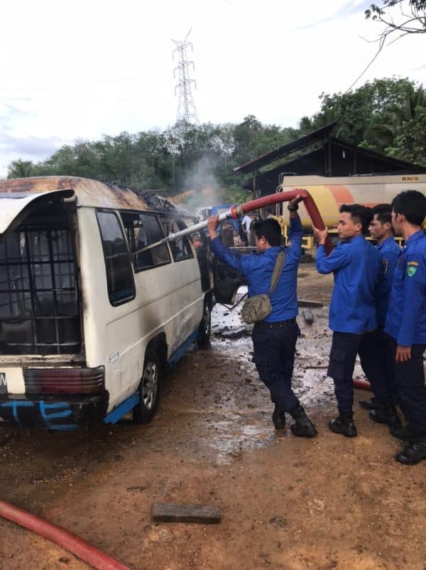 satu_unit_mobil_terbakar_di_padangsidimpuan