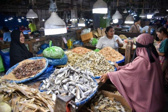 semarak_pedagang_ikan_asin_di_medan