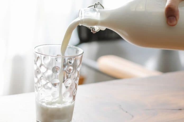 susu_tidak_bisa_digantikan_dengan_air_tajin