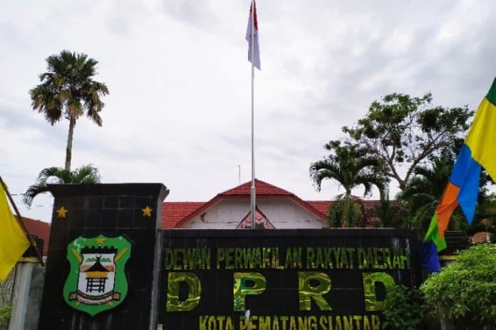 tak_kenal_libur_dprd_bahas_apbd_hari_sabtu