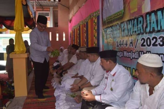 tepung_tawar_jemaah_calon_haji_gunungsitoli