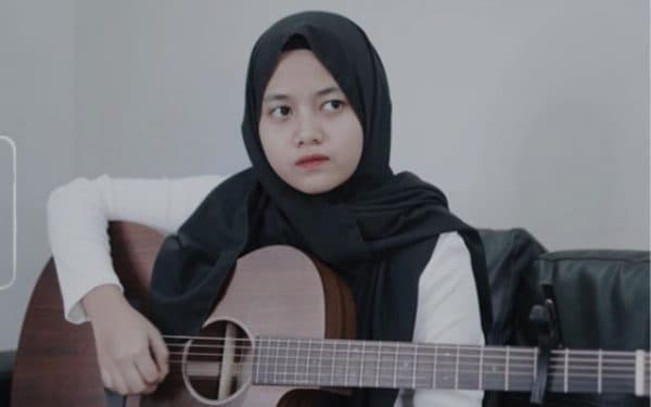 terlambat_sudah_lagu_terbaru_hanin_dhiya
