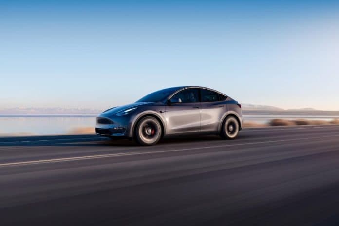 tesla_terlibat_kecelakaan_maut_di_china