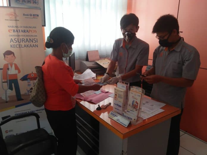 toba_salurkan_bantuan_tunai_kepada_7000_kk