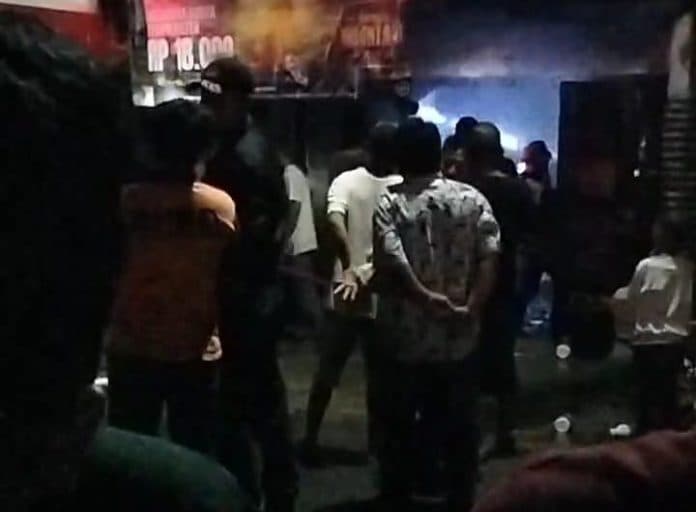 toko_grosir_rap_tama_di_pandan_terbakar