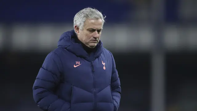 tottenham_hotspur_resmi_pecat_jose_mourinho