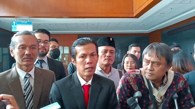 tpdi_laporkan_kpu_anwar_usman_hingga_jokowi
