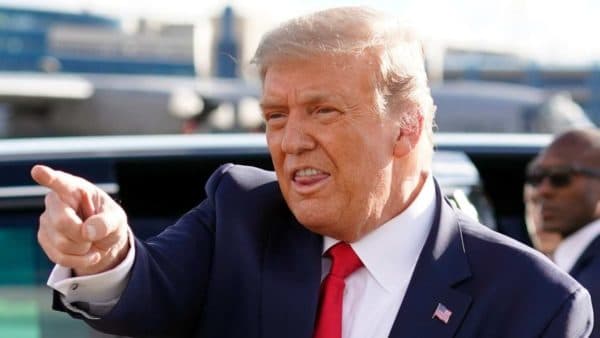 trump_kembali_pecat_pejabat_tinggi_as