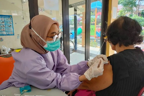 vaksin_booster_sumut_masih_1089_persen