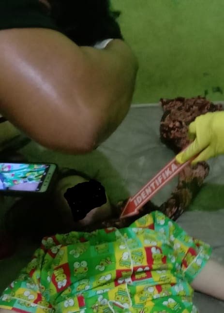waduh_wanita_hamil_4_minggu_gantung_diri