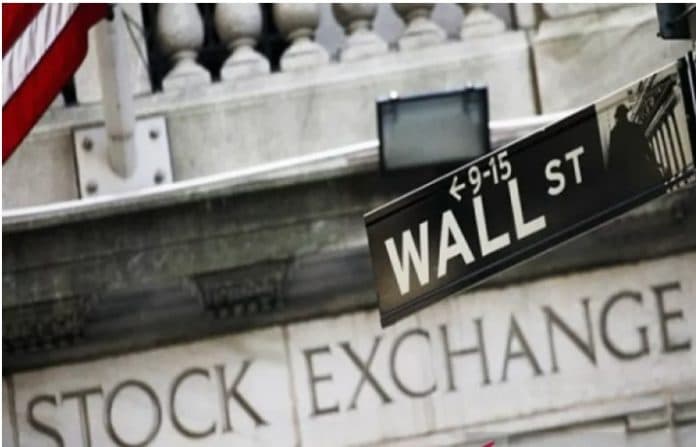 wall_street_tumbang_dow_anjlok_900_poin