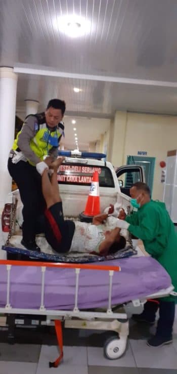 wanita_ini_terkapar_ditabrak_honda_vario