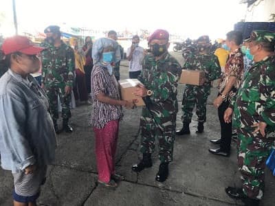 warga_bagan_deli_dapat_bantuan_sembako