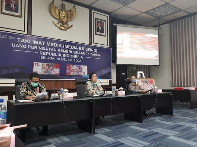 warga_medan_antri_tukar_upk_rp75_ribu