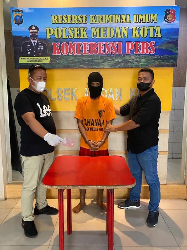 warga_medan_simpan_sabu_dalam_topi