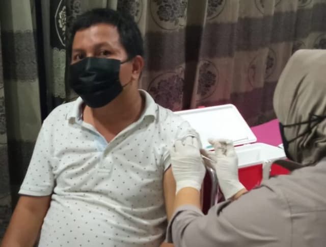 wartawan_poldasu_jalani_vaksinasi_covid_19