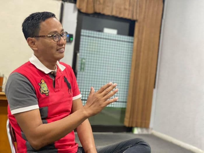 pengamat_tanggapi_viralnya_harga_dolar_yang_turun_hingga_rp8_ribuan_di_google