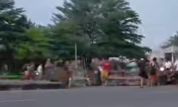 belasan_remaja_di_medan_johor_tawuran_di_hari_pertama_ramadan