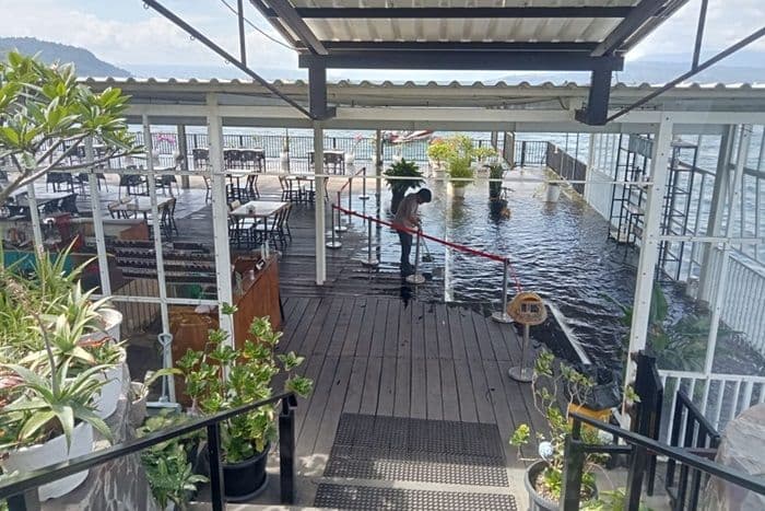 pengusaha_hotel_cafe_dan_restoran_keluhkan_permukaan_air_danau_toba