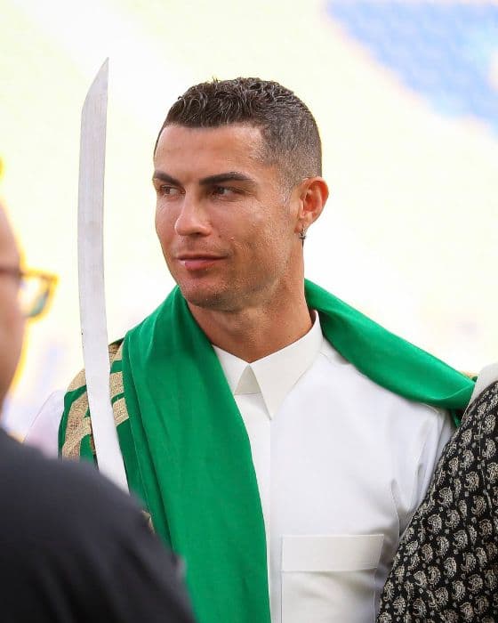 cristiano_ronaldo_semoga_semua_orang_yang_merayakan_idulfitri_mendapatkan_berkah