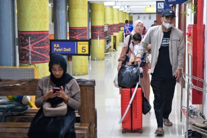 pengguna_kai_medan_diminta_antisipasi_gangguan_lalu_lintas_saat_hari_buruh