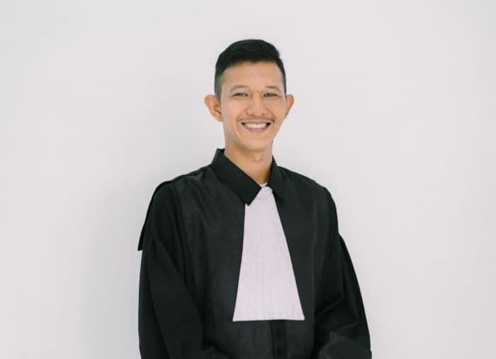 abolisi_tom_lembong_dan_amnesti_hasto_pengamat_hukum_masih_tunduk_dengan_kekuasaan