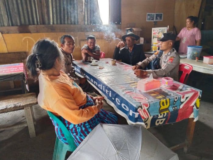 polres_samosir_gencarkan_sosialisasi_karhutla_lewat_program_jumat_curhat