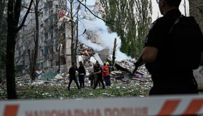 serangan_rusia_di_kyiv_tewaskan_16_orang_zelensky_serukan_penggulingan_rezim_putin