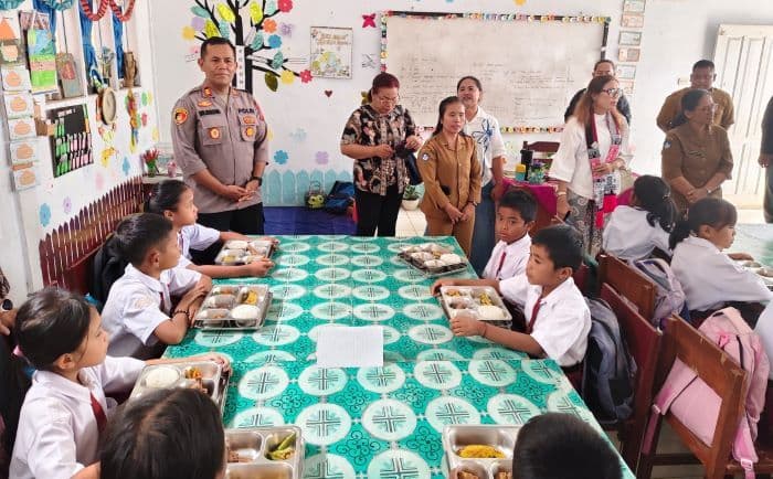 1860_murid_tk_hingga_smp_di_parapat_terima_makan_bergizi_gratis_perdana