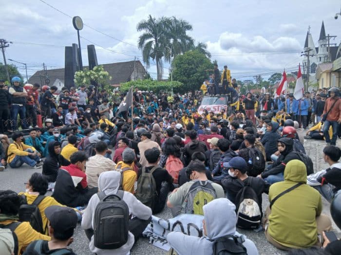 aksi_gelombang_kedua_aliansi_mahasiswa_siantar_desak_usut_tuntas_kasus_affan