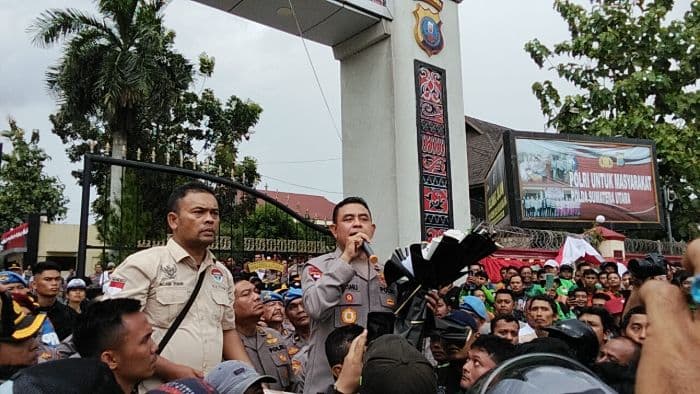 kapolda_sumut_irjen_whisnu_ucapkan_duka_cita_untuk_driver_ojol_yang_tewas